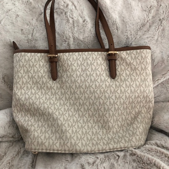 Michael Kors Authentic Bag - Picture 2 of 12